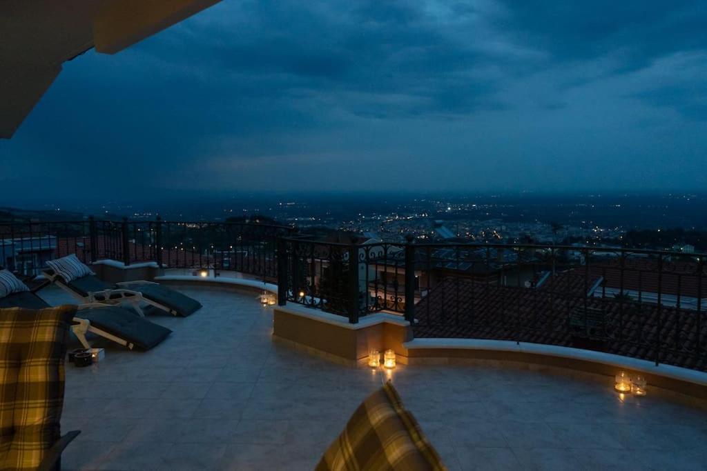 Amazing View With Huge Balcony Apartment Veria  Exterior photo
